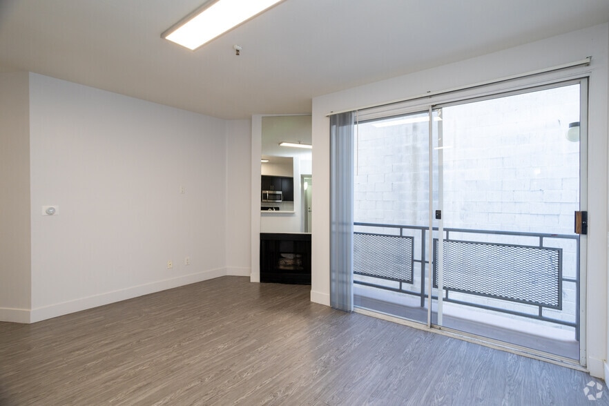 More Photos Of 1443 N Fuller Ave, Los Angeles Apartments For Sale