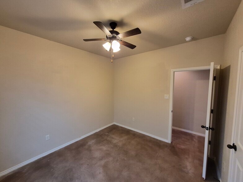 More Photos Of 698 Saengerhalle Rd, New Braunfels Apartments For Sale