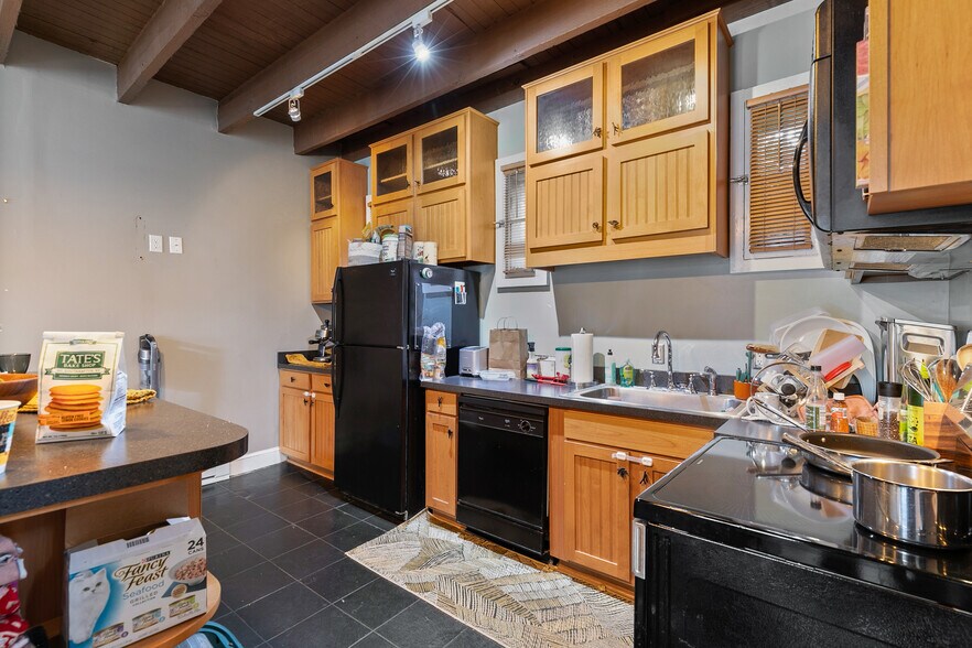 More Photos Of 2200 E Grace St, Richmond Apartments For Sale