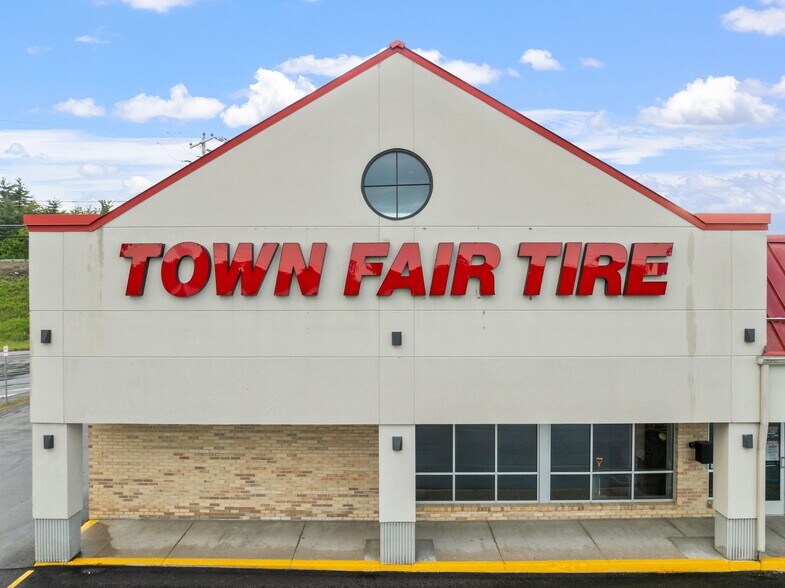 More Photos Of 306 N Main St, Rochester Unknown For Lease