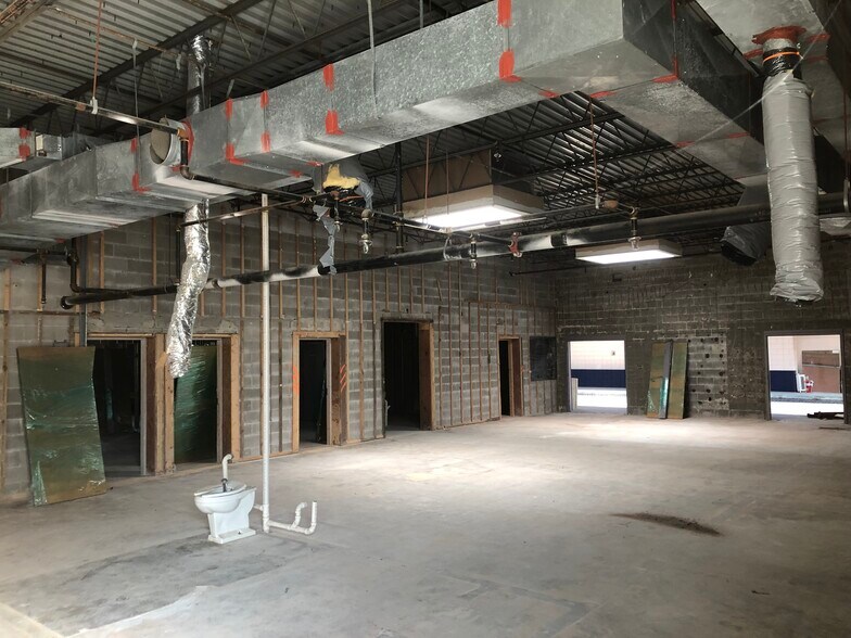 More Photos Of 637 Minot Ave, Auburn Medical For Sale