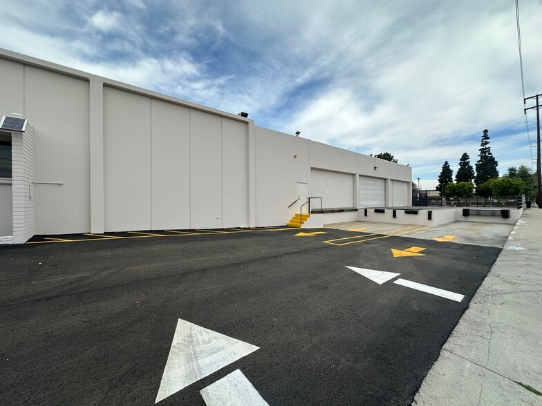 More Photos Of 13821 Marquardt Ave, Santa Fe Springs Manufacturing For Lease