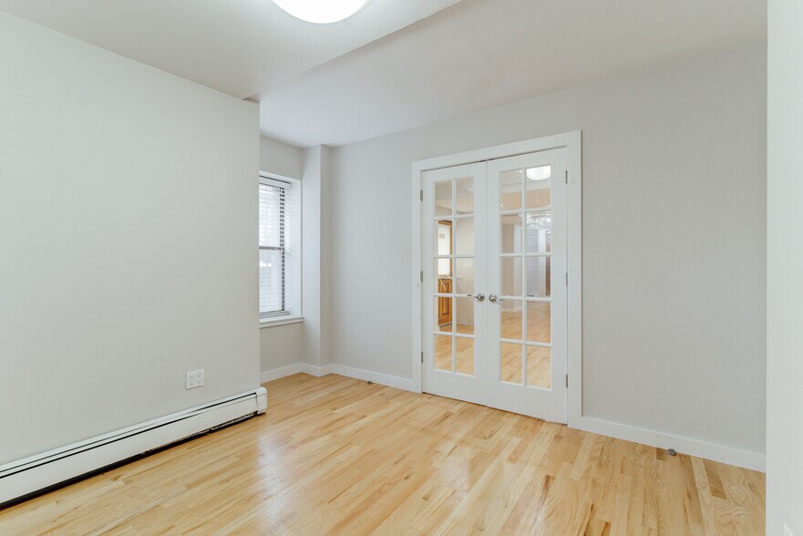 More Photos Of 489 Jersey Ave, Jersey City Storefront Retail Office For Lease