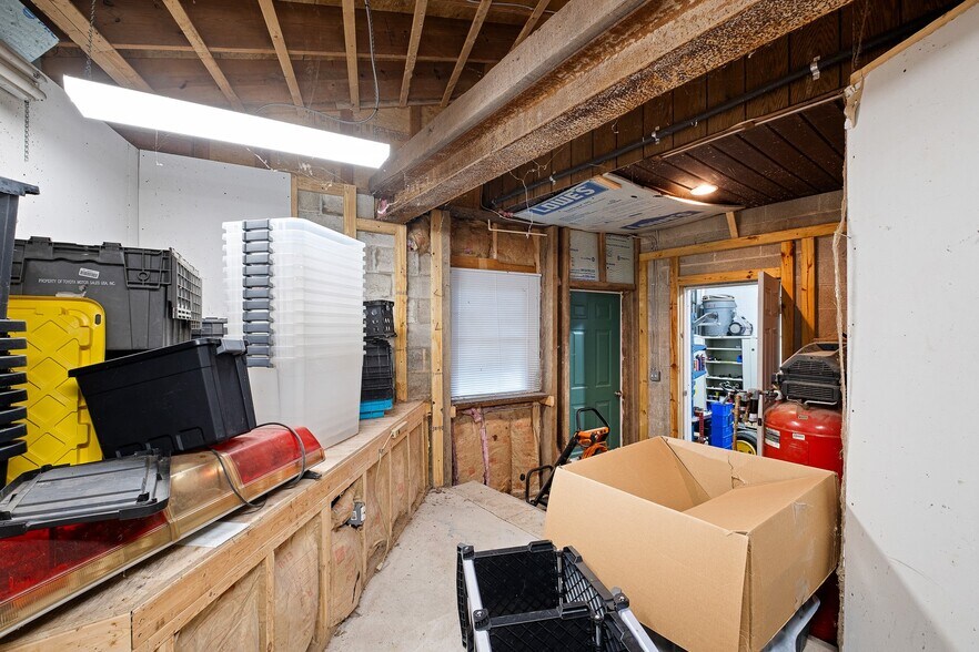 More Photos Of 2913 Creek Rd, Yorklyn Specialty For Sale