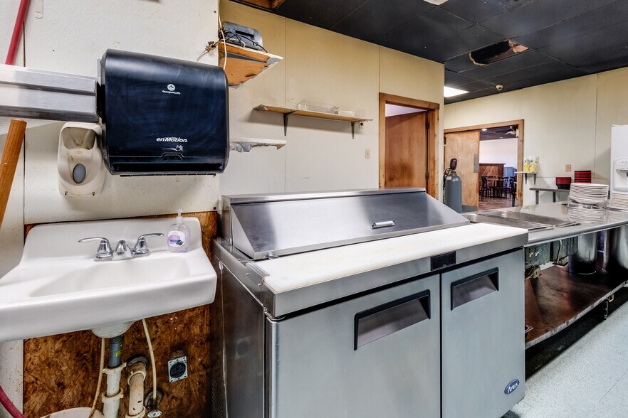 More Photos Of 7789 US-83, Wheeler General Retail For Sale