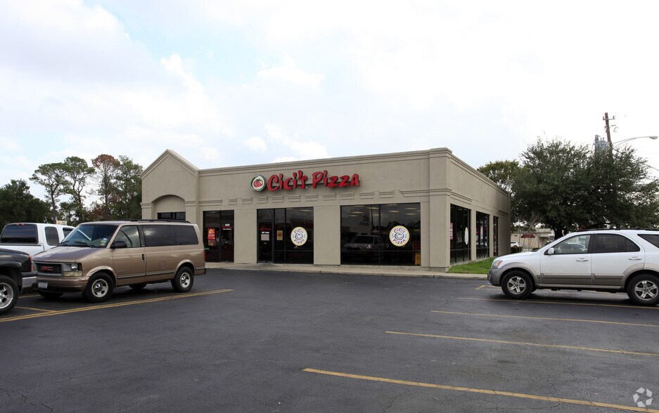 More Photos Of 431-439 Uvalde Rd, Houston Unknown For Lease