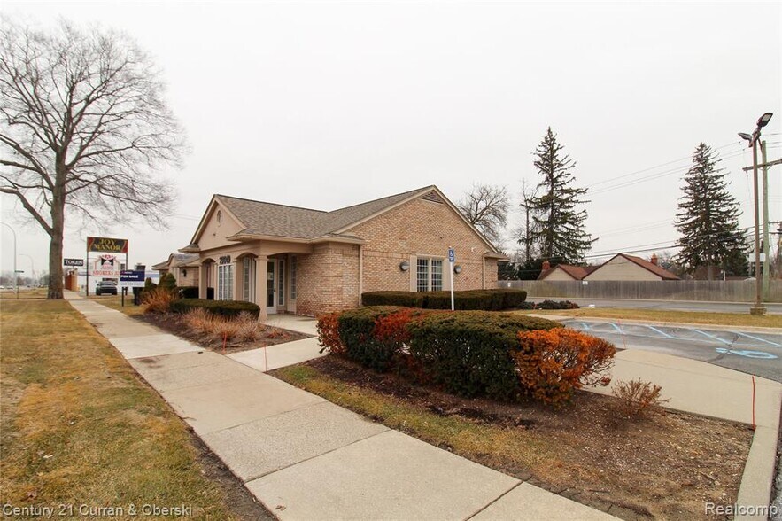 More Photos Of 29049 Joy Rd, Westland Bank For Lease