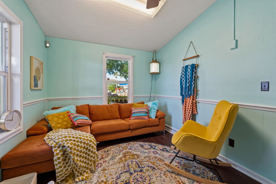 More Photos Of 1324 16th St, Vero Beach Office For Sale