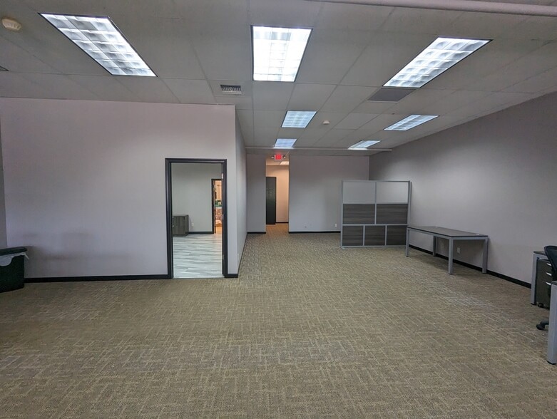 More Photos Of 7528A Pershing Blvd, Kenosha General Retail For Lease