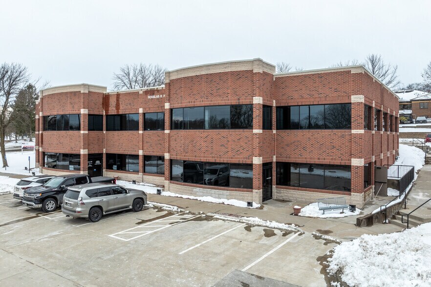More Photos Of 1250 NW 142nd St, Clive Office For Lease