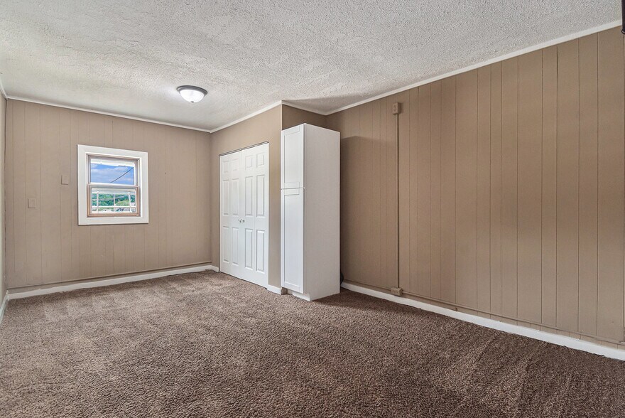 More Photos Of 6500 Railroad Ave, Omaha Restaurant For Sale