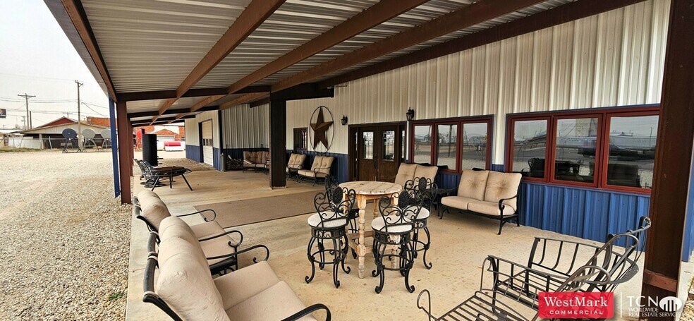 More Photos Of 824 Avenue B, Abernathy Service Station For Sale