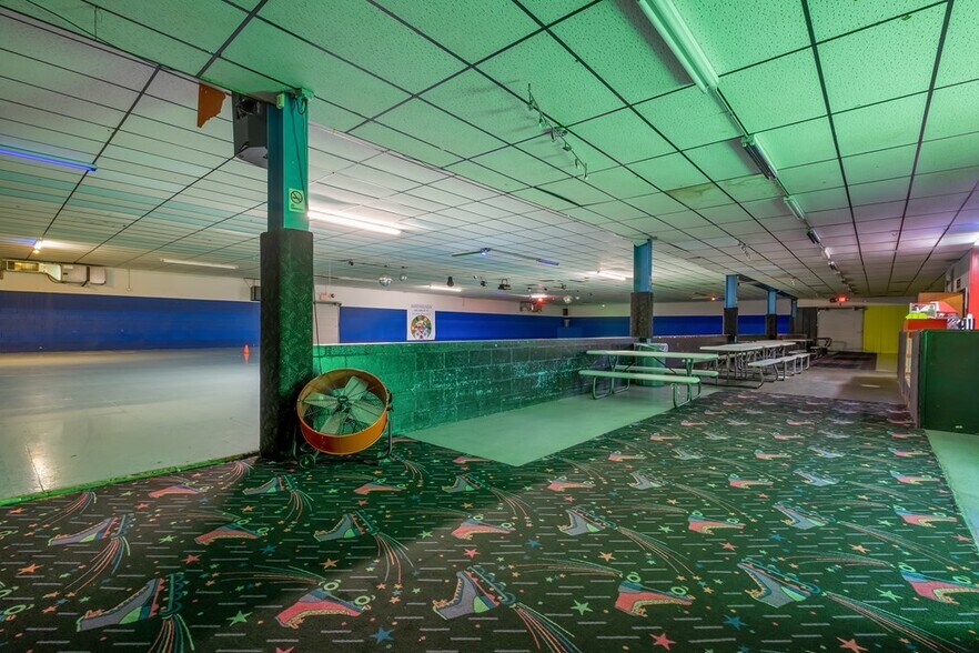 More Photos Of 21 20th St NE, Cairo Warehouse For Sale