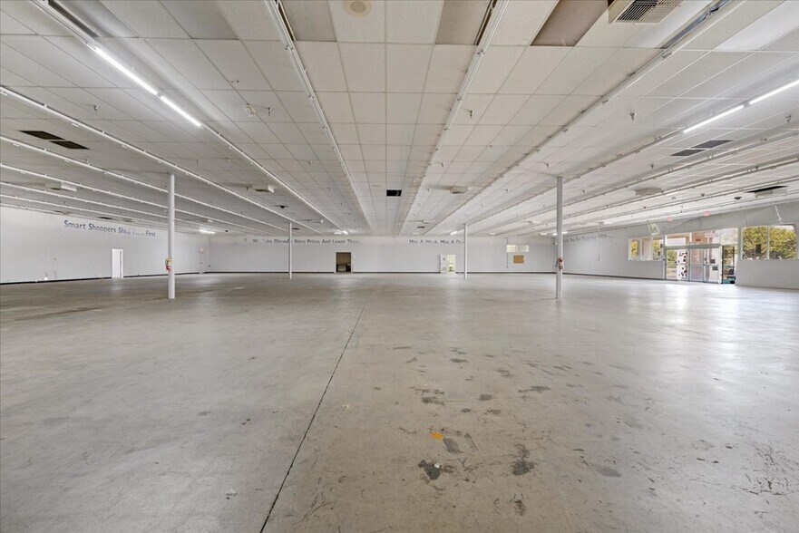 More Photos Of 580 N 11th Ave, Hanford Freestanding For Lease