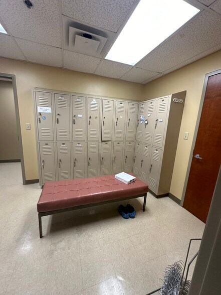 More Photos Of 240 W Cook Rd, Mansfield Medical For Sale