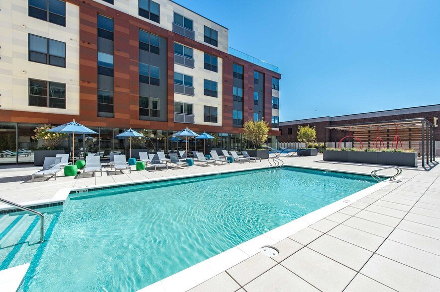 More Photos Of 190 Pleasant St, Malden Apartments For Lease