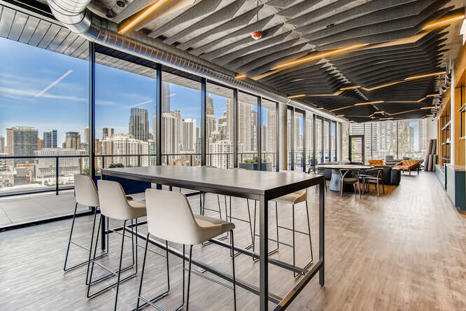 More Photos Of 448 N LaSalle Dr, Chicago Office For Lease
