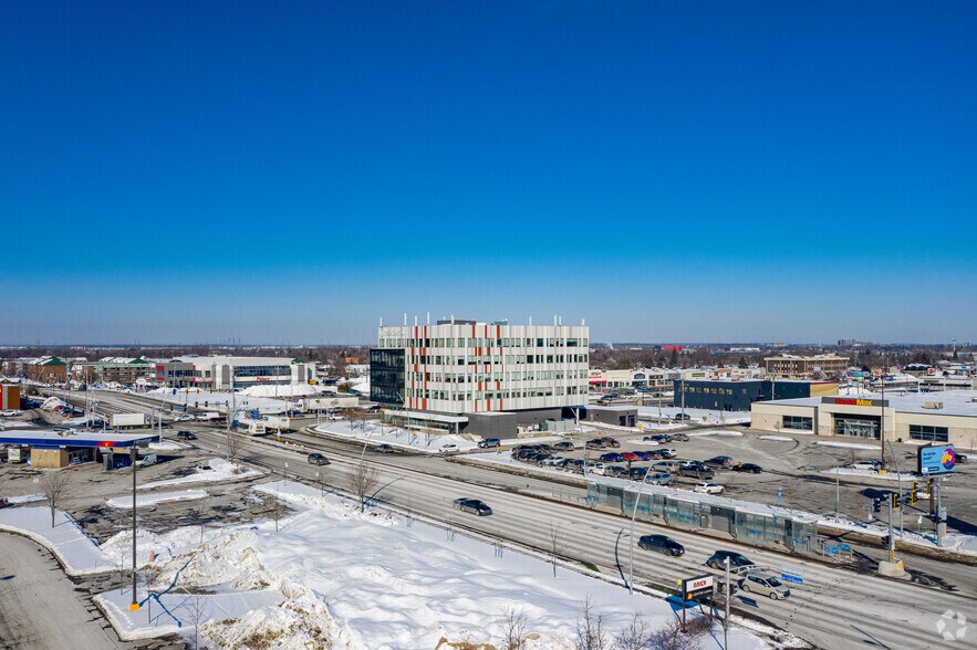 More Photos Of 1699 Boul Le Corbusier, Laval Office For Lease