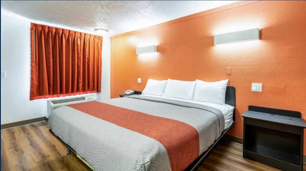More Photos Of 555 N Trimble Rd, Mansfield Hotel For Sale