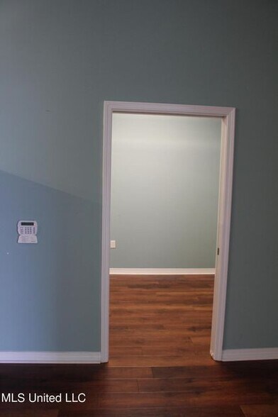 More Photos Of 4405 E Aloha Dr, Diamondhead Storefront Retail Office For Lease