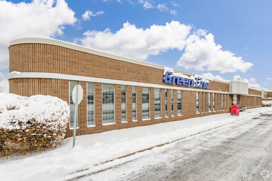Primary Photo Of 9415-9495 Aut Transcanadienne, Montréal Warehouse For Lease