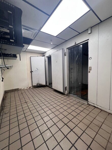 More Photos Of 1304 Chico Hwy, Bridgeport General Retail For Sale