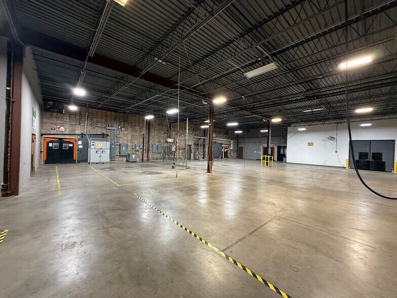 More Photos Of 500 Corporate Dr, Mahwah Light Manufacturing For Lease