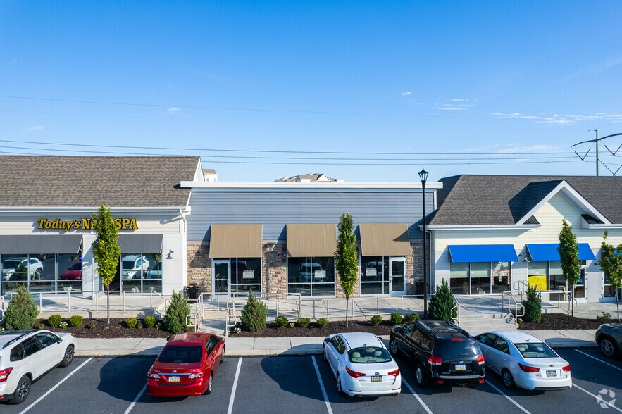 More Photos Of 249-289 Cetronia Rd, Allentown General Retail For Lease