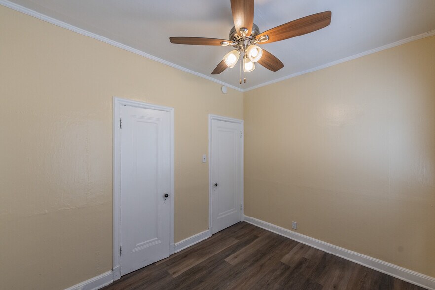 More Photos Of 403 W Hollywood Ave, San Antonio Apartments For Sale