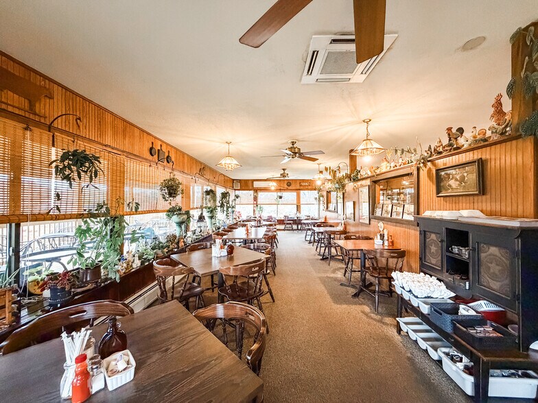 More Photos Of 170 South St, Brooklyn Restaurant For Sale