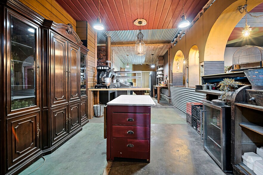 More Photos Of 103 S 6th St, Brownfield Restaurant For Sale