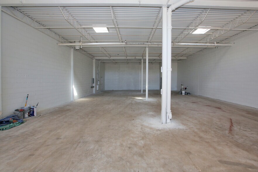 More Photos Of 51 Comstock Rd, Toronto Warehouse For Lease