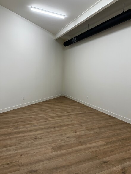 More Photos Of 3130-3136 1/2 Foothill Blvd, La Crescenta Unknown For Lease