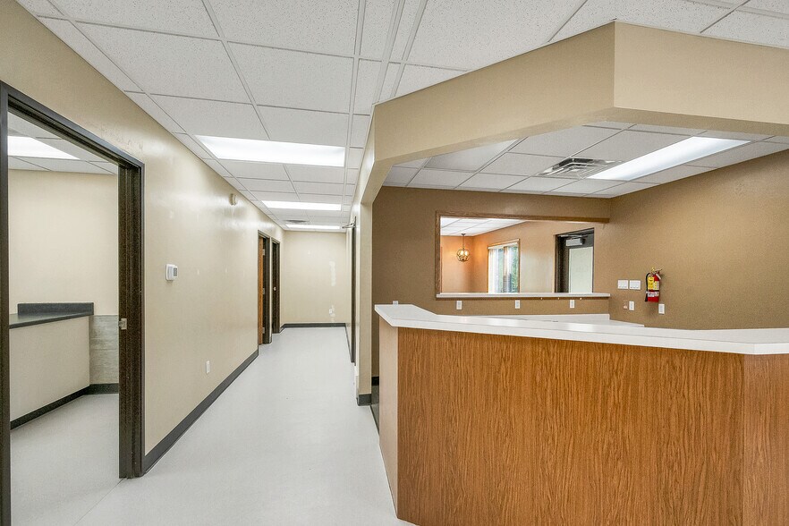 More Photos Of 2770 Manitowoc Rd, Green Bay Office For Sale