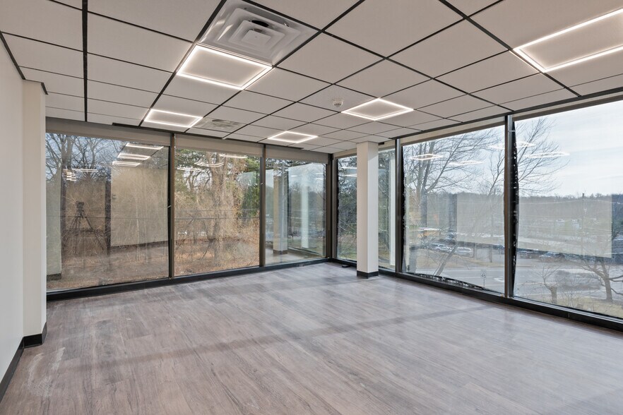 More Photos Of 501 Chestnut Ridge Rd, Spring Valley Office For Lease