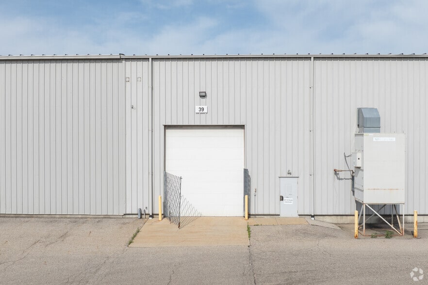 More Photos Of 3378 3 Mile Rd NW, Grand Rapids Distribution For Lease