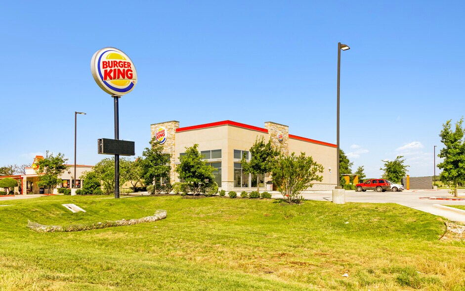 More Photos Of 1450 S Water St, Burnet Fast Food For Sale