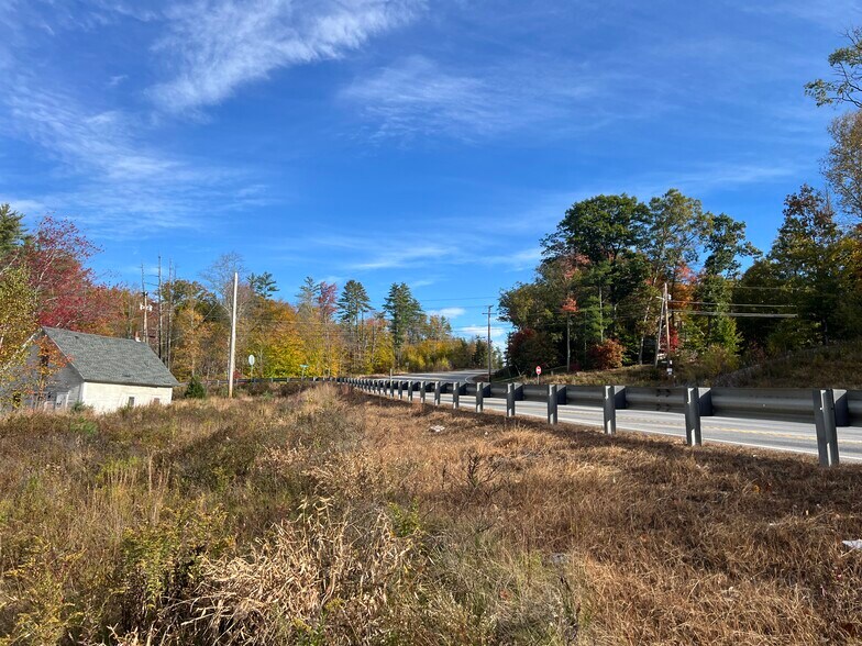 Primary Photo Of 5 Yield rd, Center Barnstead Multifamily For Sale