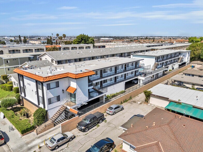 More Photos Of 14110 Yukon Ave, Hawthorne Apartments For Sale