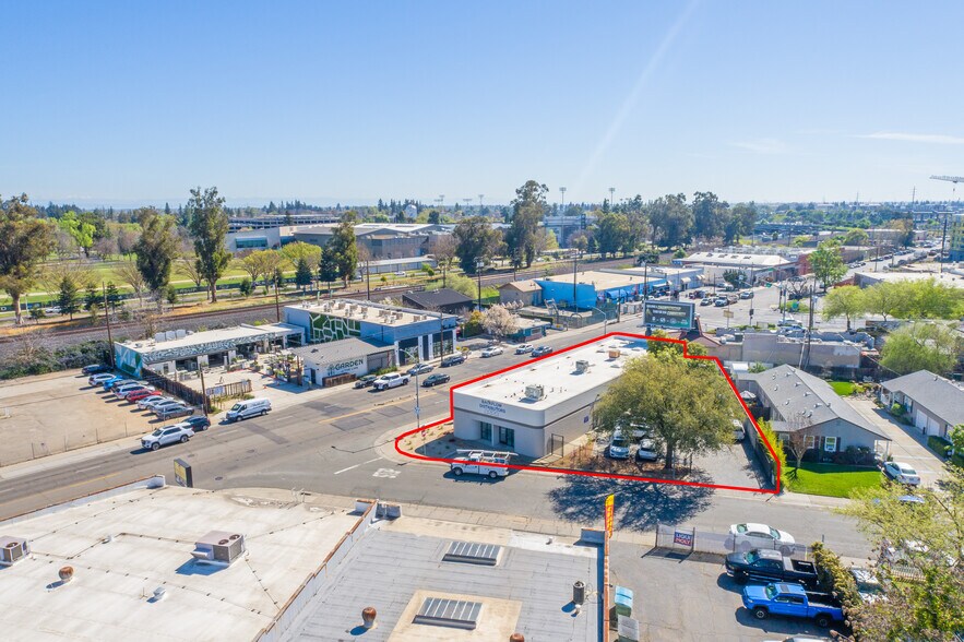 More Photos Of 6400 Elvas Ave, Sacramento Freestanding For Sale