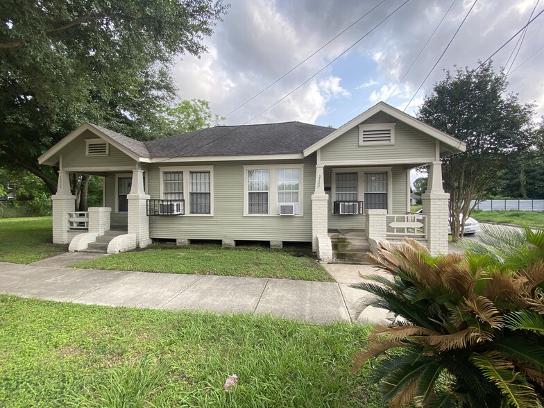 Primary Photo Of 3224 McGowen St, Houston Apartments For Sale