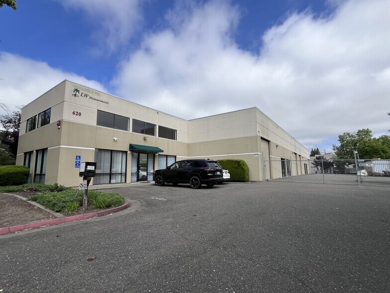 Primary Photo Of 620 Carlson Ct, Rohnert Park Distribution For Lease