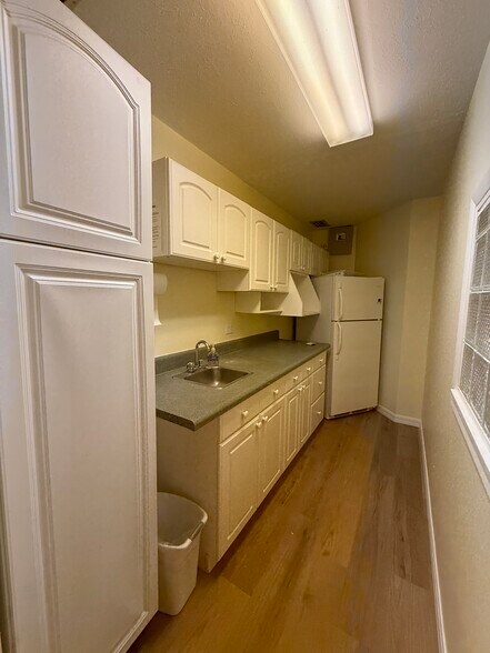 More Photos Of 5550 26th St, Bradenton Medical For Sale