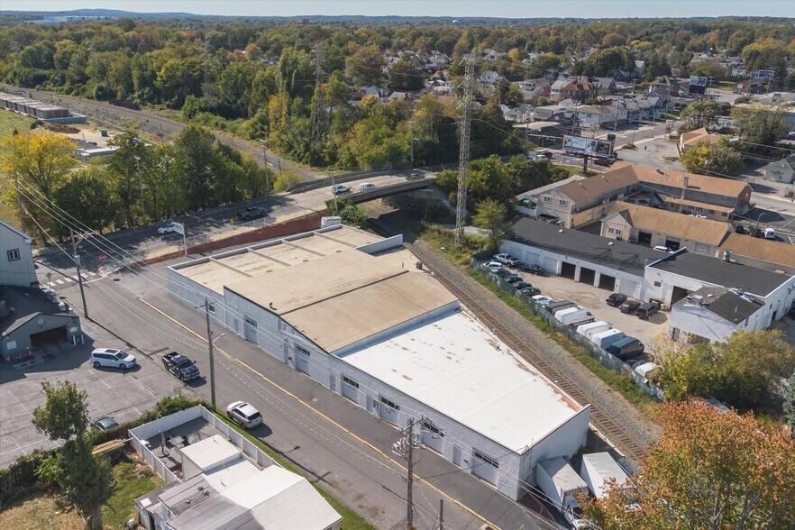 More Photos Of 101 Hawley St, Wilmington Warehouse For Lease