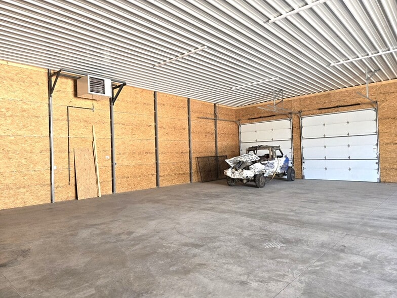 More Photos Of 1440 Washington Ave, Terre Haute Flex For Lease