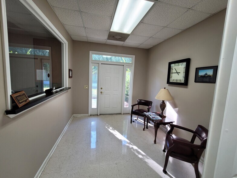 More Photos Of 148 Industrial Park Dr, Rockingham Warehouse For Sale