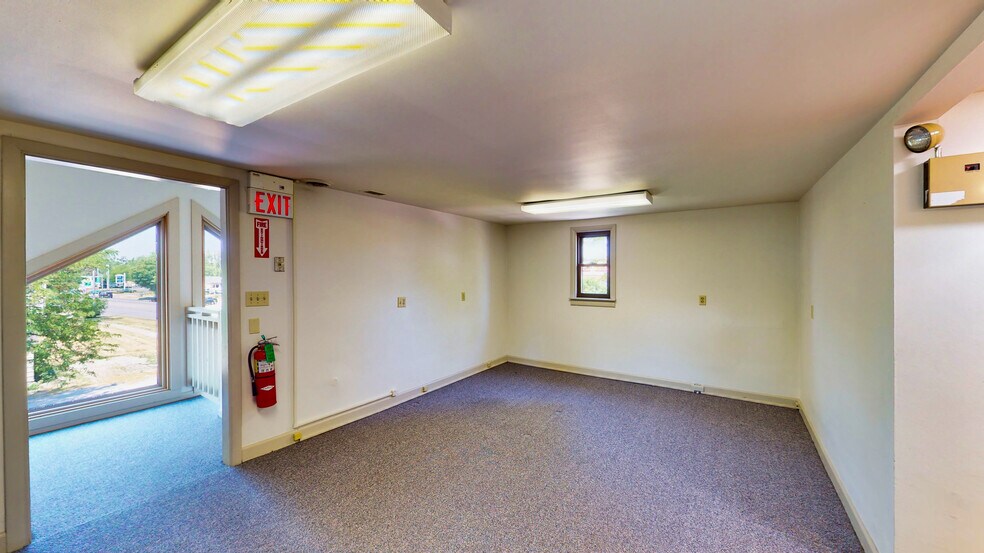 More Photos Of 849 N Ellsworth St, Naperville Office For Sale