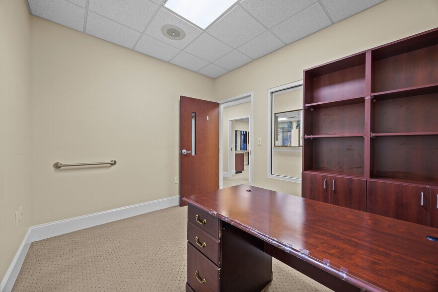 More Photos Of 2223 Hemby Ln, Greenville Medical For Sale