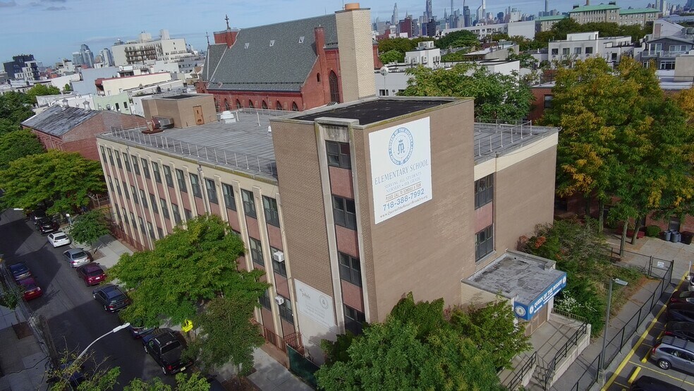 Primary Photo Of 11 Catherine St, Brooklyn Schools For Lease
