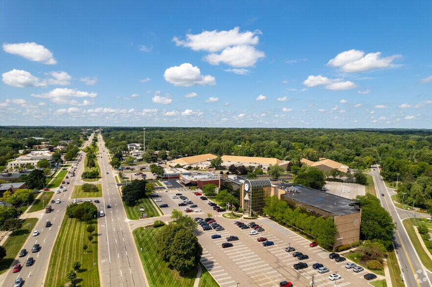 More Photos Of 29200 Northwestern Hwy, Southfield Office For Lease